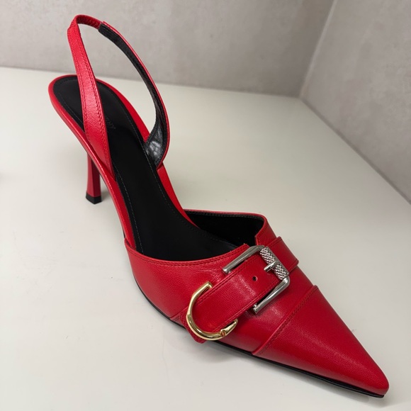 $995 GIVENCHY Voyou Leather Buckle Slingback Pumps In Red, Size